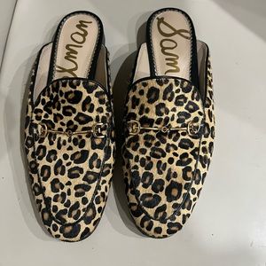Sam Edelman slip on mules well loved - in mint condition. Perfect for Fall.